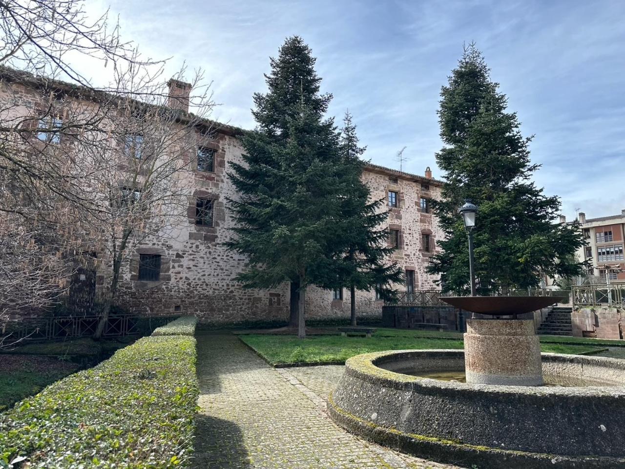 Hotel Y Albergue Real Fabrica De 仕格莱 外观 照片