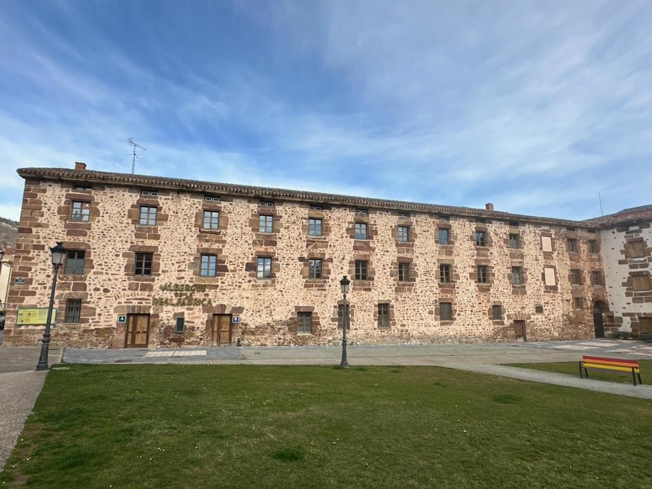 Hotel Y Albergue Real Fabrica De 仕格莱 外观 照片