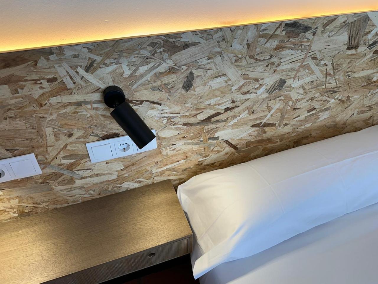 Hotel Y Albergue Real Fabrica De 仕格莱 外观 照片